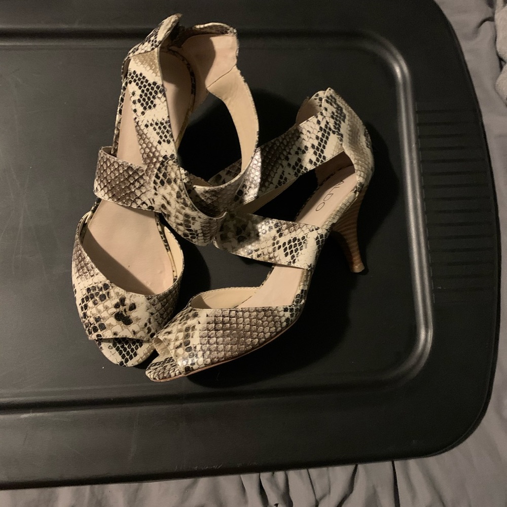 Aldo - Picture 3 of 5
